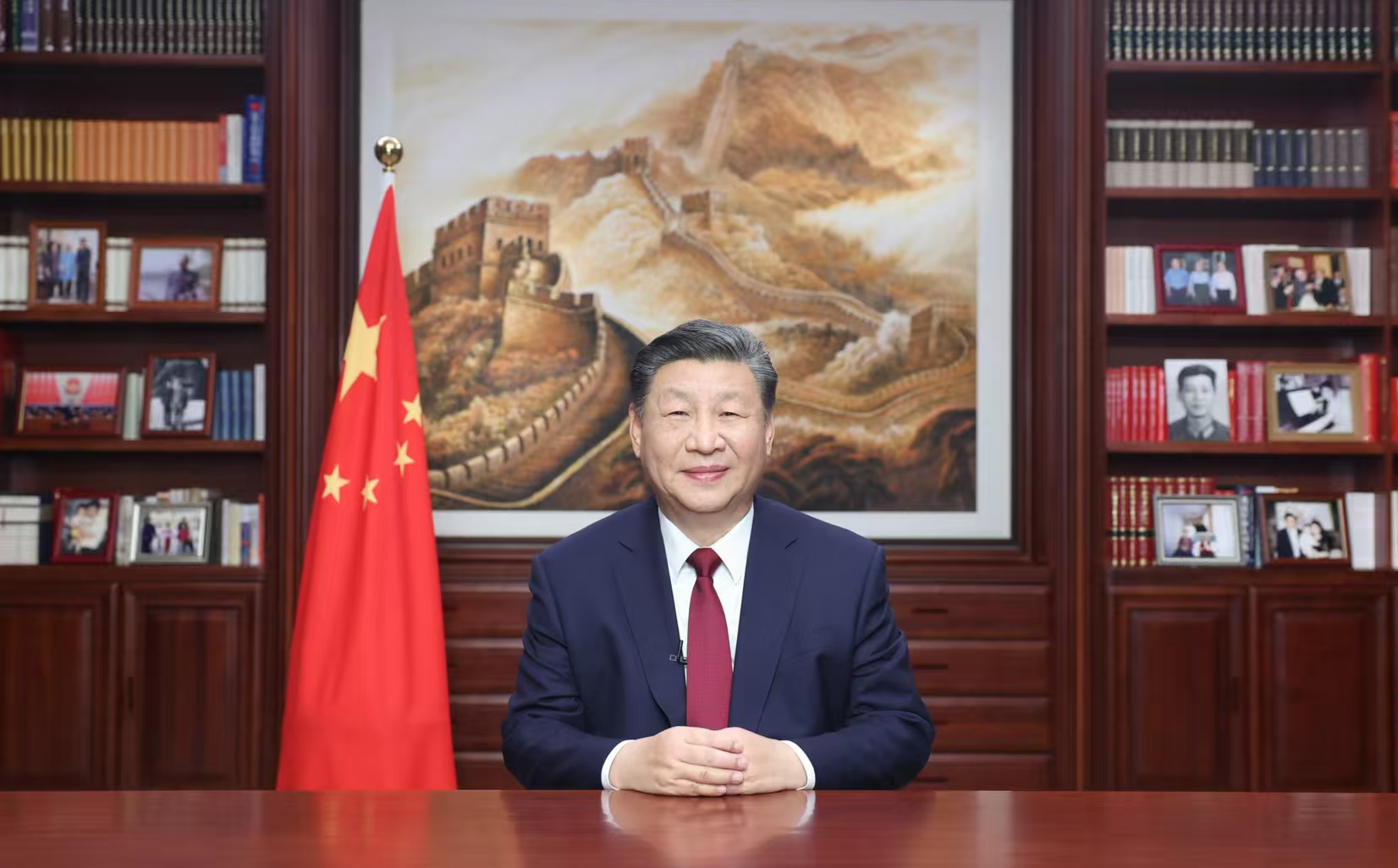 2023年12月31日，新年前夕，國家主席習(xí)近平通過中央廣播電視總臺(tái)和互聯(lián)網(wǎng)，發(fā)表二〇二四年新年賀詞。圖片來源：新華社